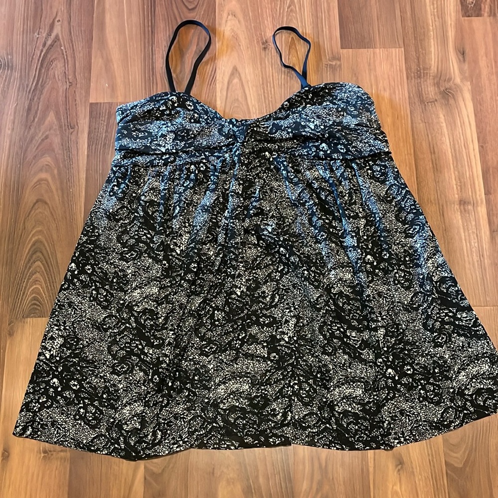 Express cute black and white top